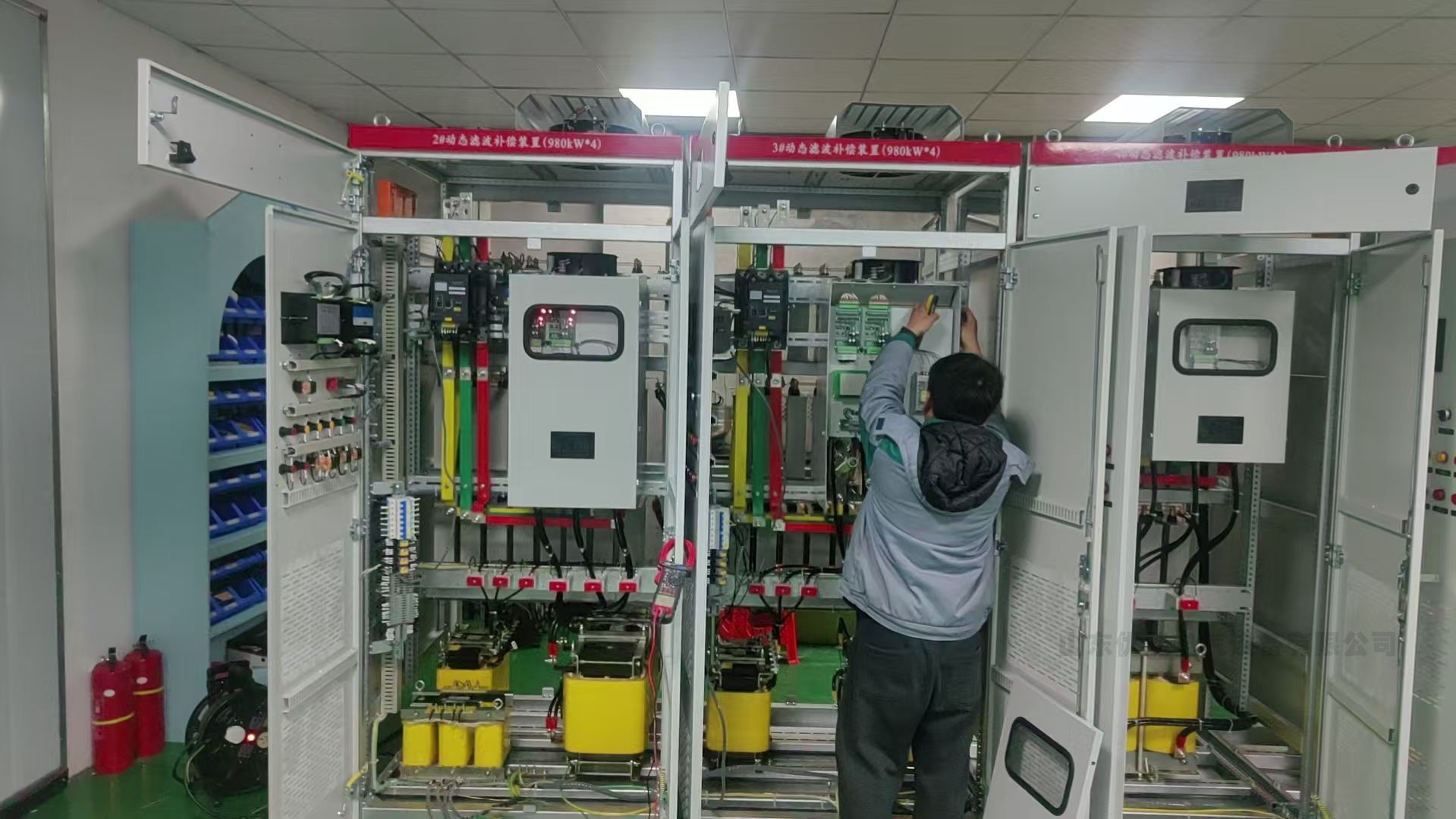 完成华东不锈钢2套690V 1450轧机生成线无功补偿装置交货